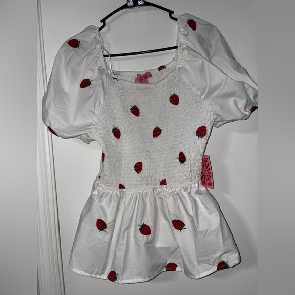 Coco & Shay strawberry embroidered peplum smocked babydoll top 1XL - Picture 2 of 5